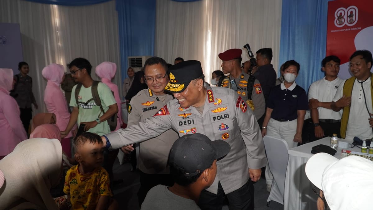 Wakapolri Tinjau Pembangunan SMA Kemala Taruna Bhayangkara dan Gelar Baksos di Bogor