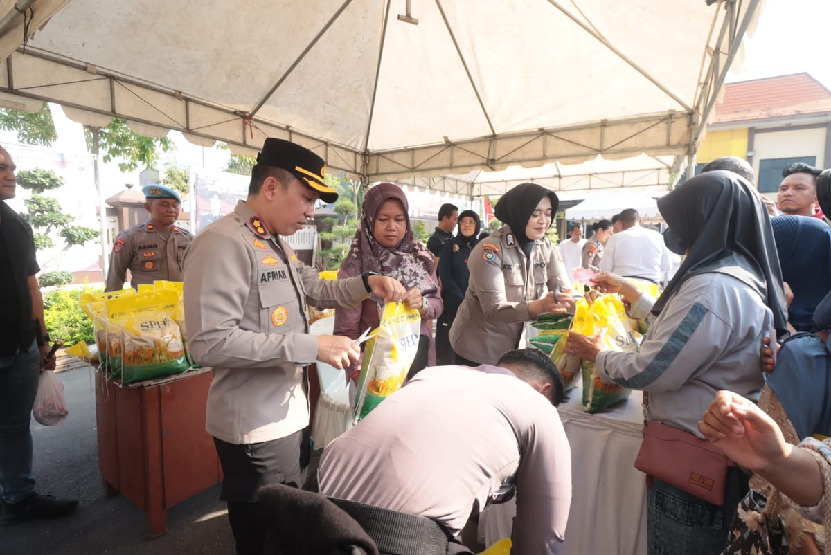 Antusiasme Tinggi, Pasar Murah Polres Bojonegoro Habiskan 30 Ton Beras dalam Hitungan Jam