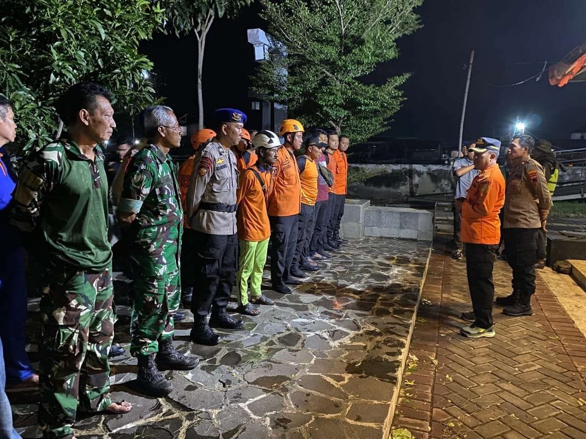 Badai Terjang Tanjung Emas, Pencarian Tiga Pemancing Hilang Masih Berlanjut