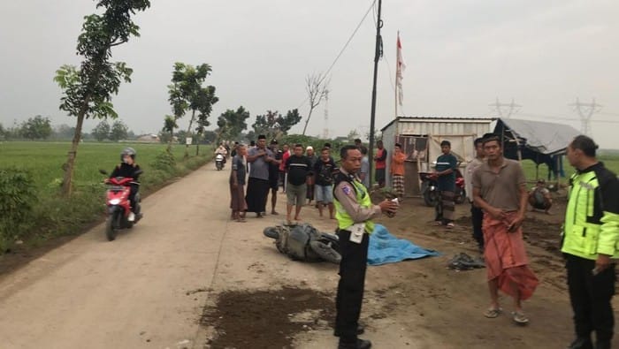 Brakk Pemotor Wanita Tewas Tabrak Dump Truk di Pegandon Kendal