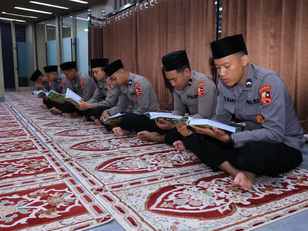 Divhumas Polri Tebar Keberkahan Lewat Pengajian dan Khataman Al-Qur’an Rutin