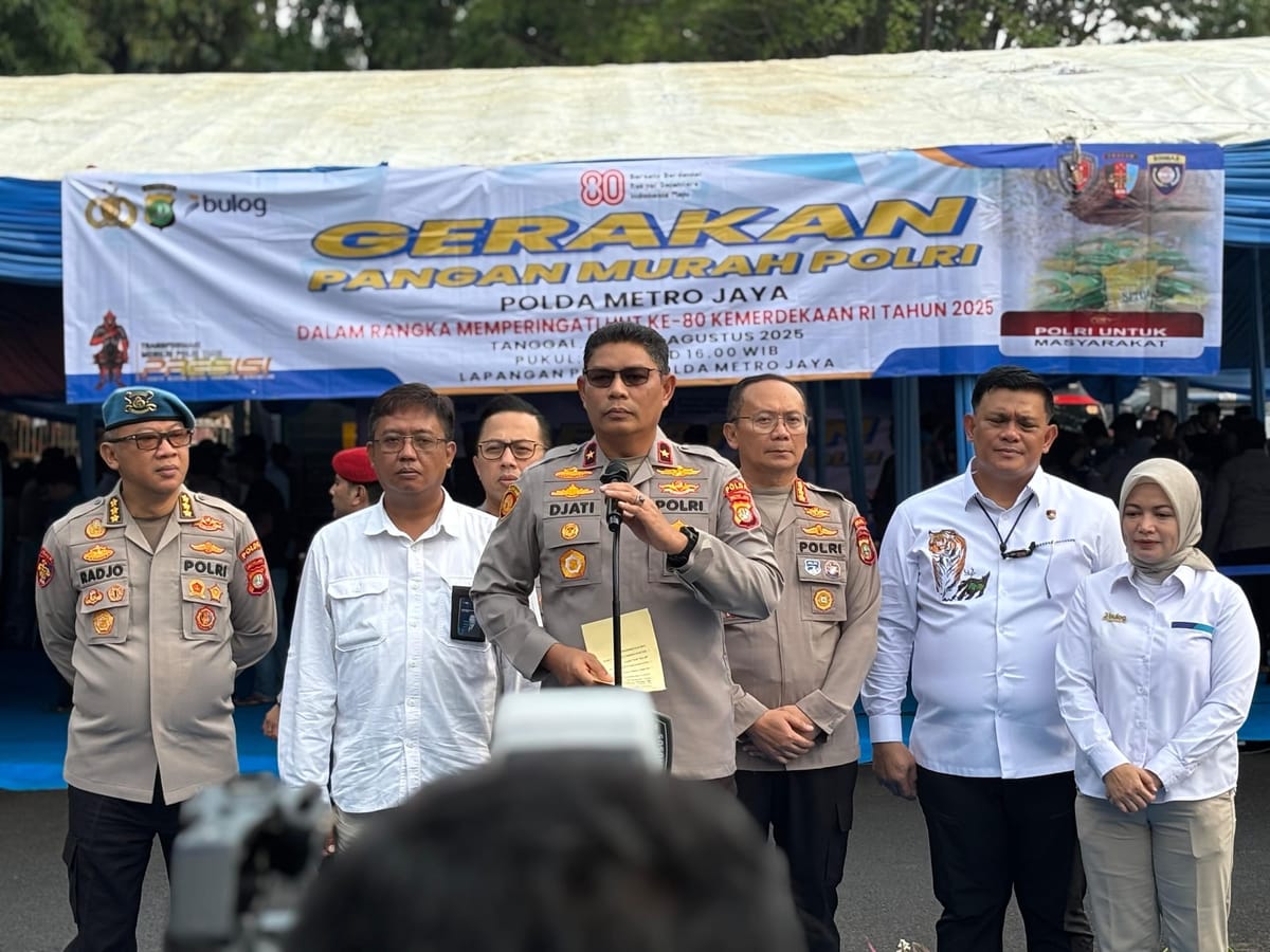 Gerakan Pangan Murah Polda Metro Jaya, Warga Antusias Dapatkan Beras Murah