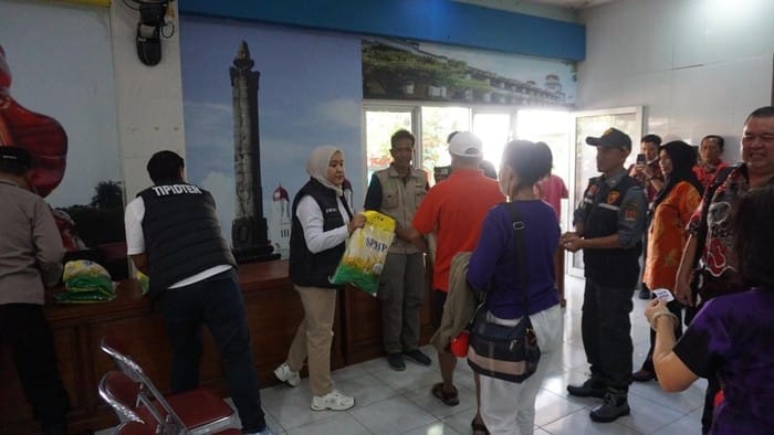 Gerakan Pangan Murah: Polrestabes Semarang Distribusikan 1 Ton Beras untuk Masyarakat