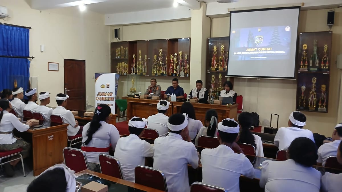 Jumat Curhat Bersama Ditreskrimsus Polda Bali, Siswa Diedukasi Bijak Bermedsos