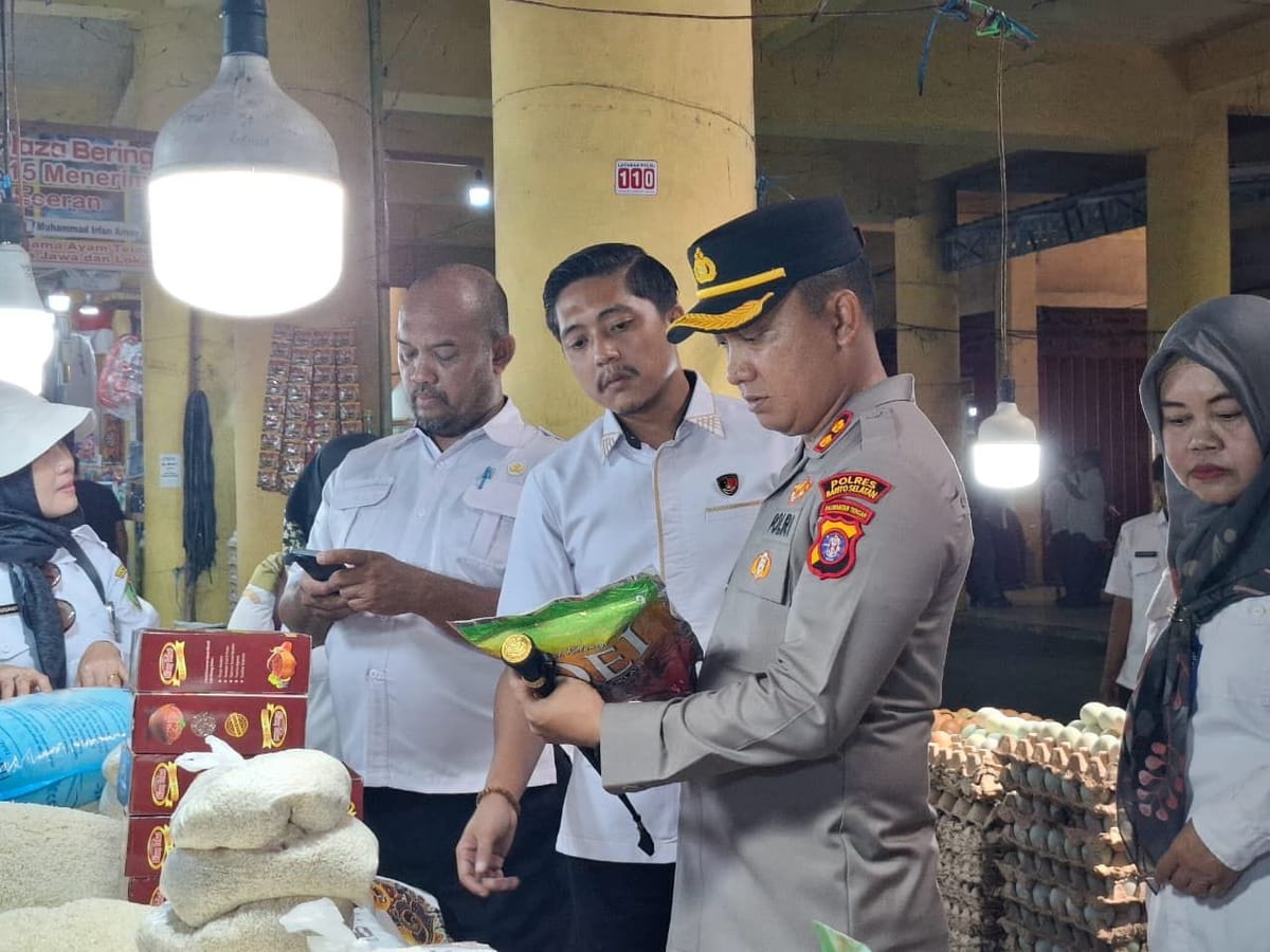 Kapolres Barsel dan Satgas Pangan Gelar Sidak Pasar Cegah Peredaran Beras Oplosan