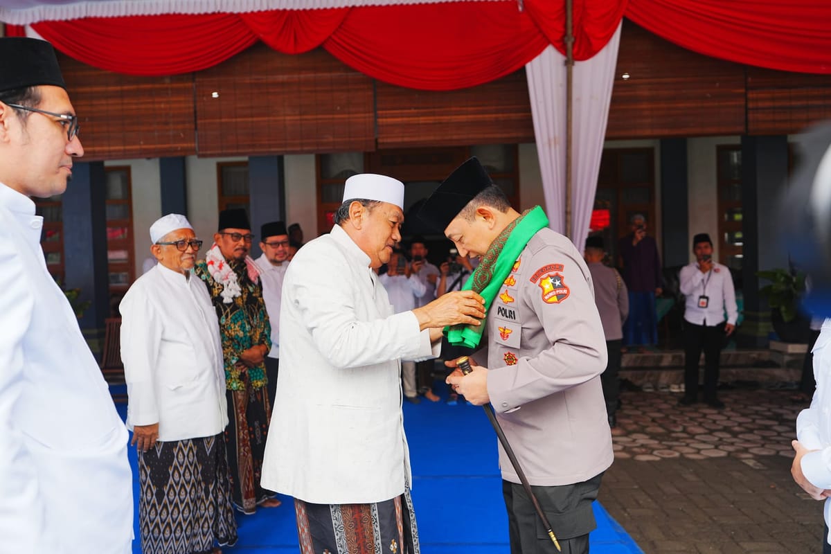 Kapolri Kunjungi Ponpes Langitan, Pererat Silaturahmi dengan Ulama