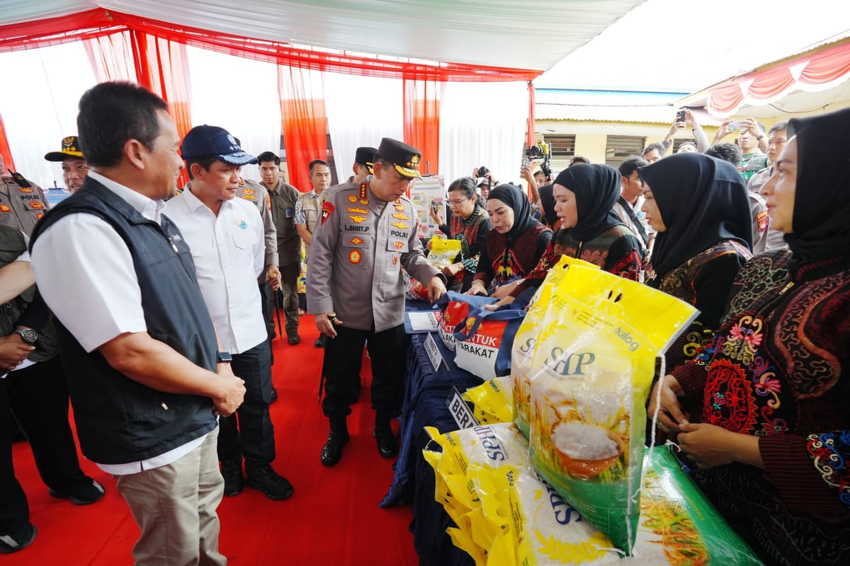 Kapolri Tinjau GPM di Kalbar, Polri Telah Distribusikan 310,25 Ton Beras SPHP