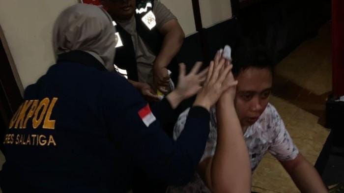 Kericuhan Depan Mapolres Salatiga, Seorang Polisi Terkena Lemparan Batu di Kepala