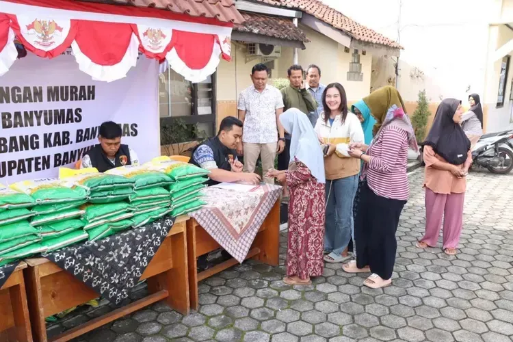 Kerja Sama dengan Bulog, Polresta Banyumas Hadirkan Beras Murah bagi Warga
