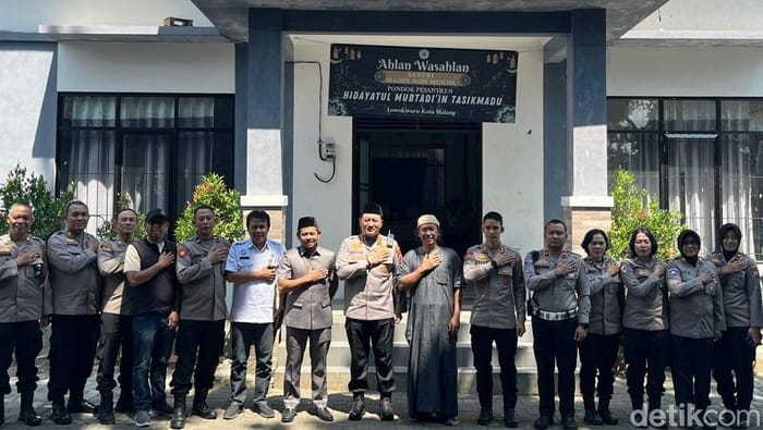 Ketahanan Pangan Jadi Prioritas, Bhabinkamtibmas Malang Kota Turun Langsung ke Lahan Warga