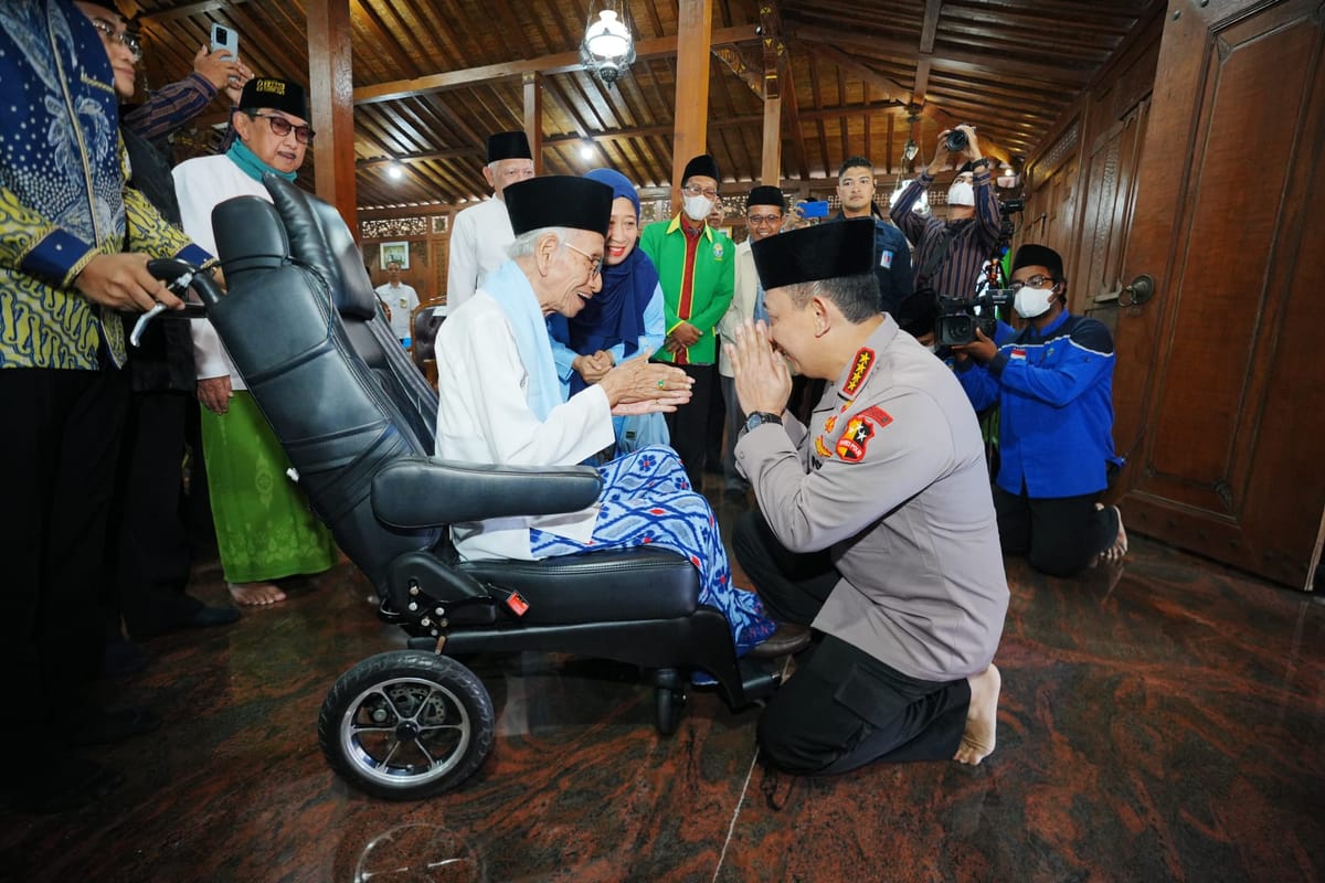 Kunjungi Dua Ponpes di Jawa Timur, Kapolri Tegaskan Amanat Presiden Jaga Kerukunan