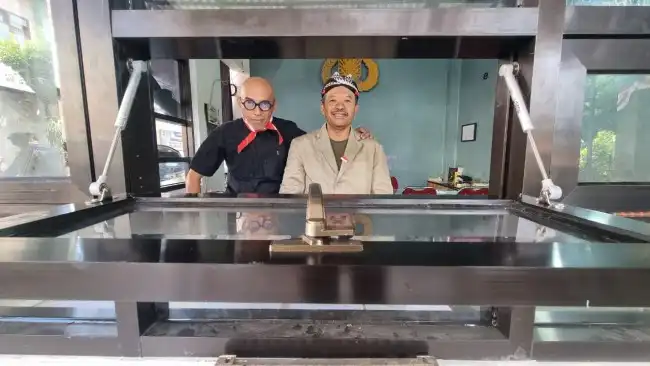 Layanan Publik Satlantas Malang Kota Meriahkan HUT RI dengan Busana Adat dan Pejuang