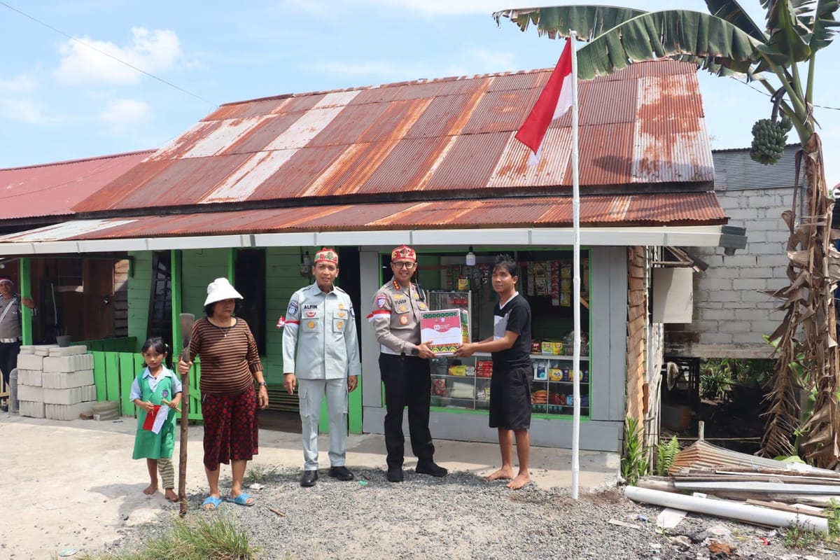 Maknai Kemerdekaan, Ditlantas Polda Kalteng Tebar Semangat Nasionalisme Lewat 1.000 Bendera