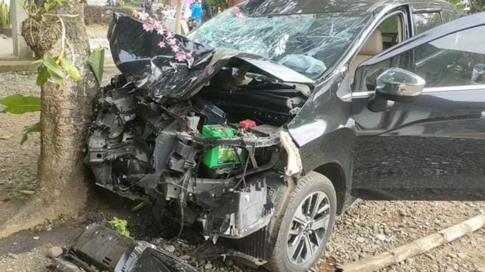 Mobil Expander Hantam 6 Motor di Wangon, Dua Orang Tewas di TKP