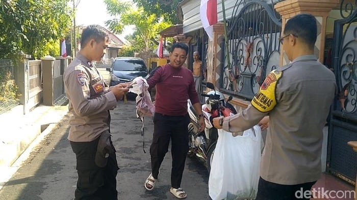 Pakaian Dalam Wanita Berserakan di Gembong Pekalongan Warga Heboh