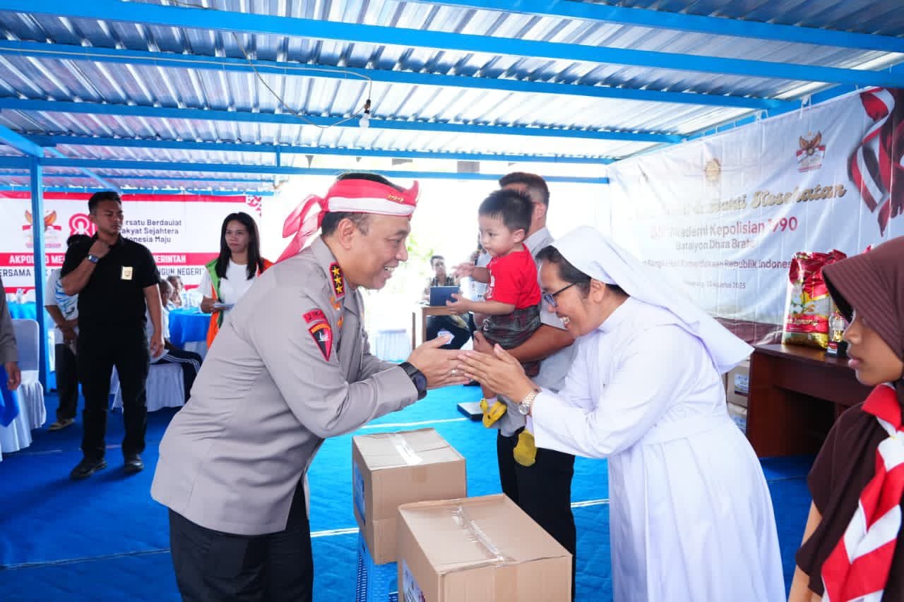 Peduli Sesama, Wakapolri Sapa Biarawati dan Lansia saat Bakti Sosial di Polsek Genuk