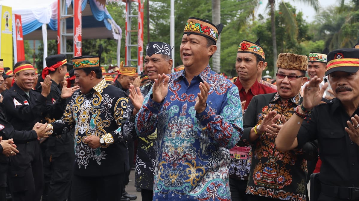 Perkuat Kearifan Lokal, Kapolda Kalteng Hadiri Pengukuhan BATAMAD dan Damang Kepala Adat