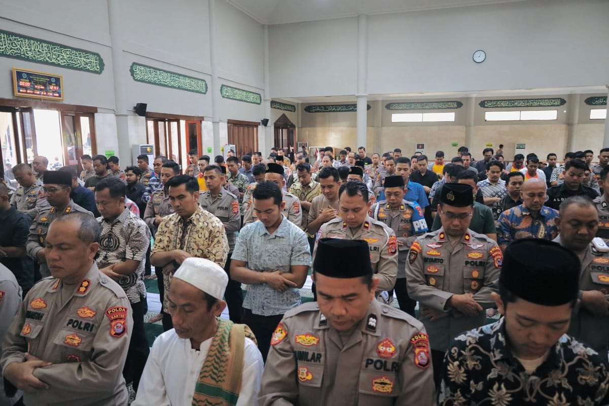 Polda Banten Gelar Sholat Ghaib untuk Affan Kurniawan, Korban Ojol