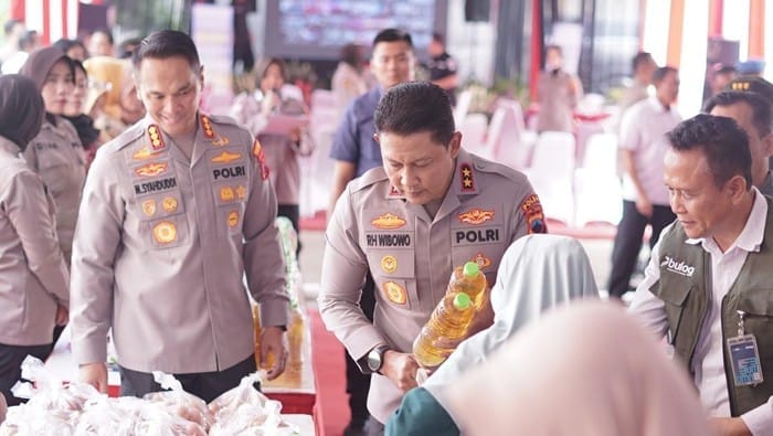 Polda Jateng Salurkan 30 Ton Beras dalam Gerakan Pangan Murah