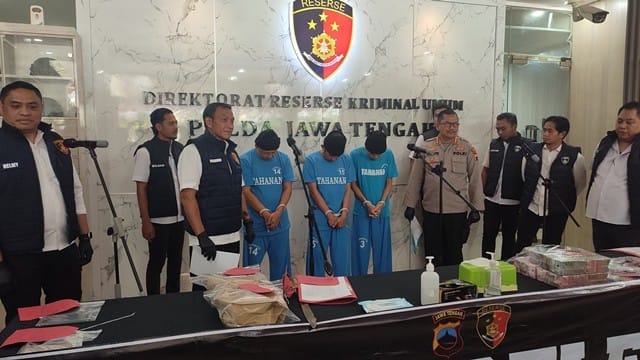 Polda Jateng Ungkap Penipuan Rp 2 Miliar, Komplotan di Kudus Ditangkap