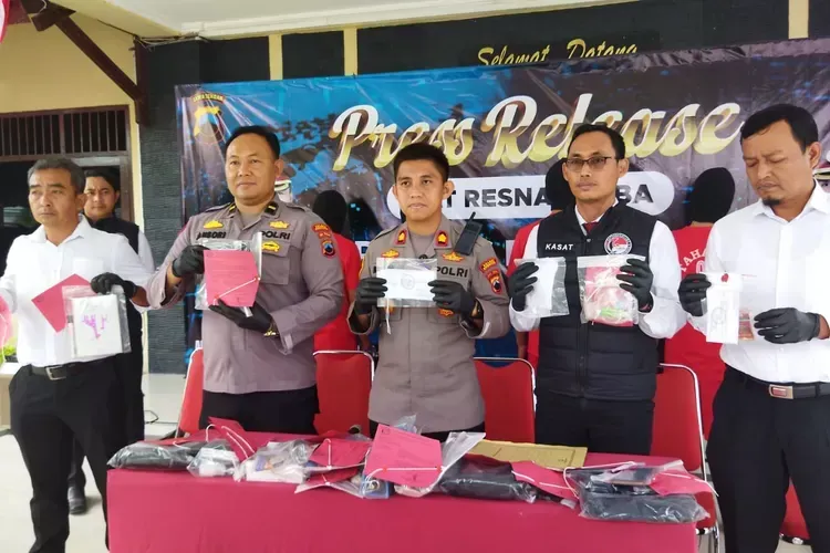 Polres Rembang Tangkap Terduga Bandar Narkoba, Sita Sabu dan Puluhan Pil Terlarang