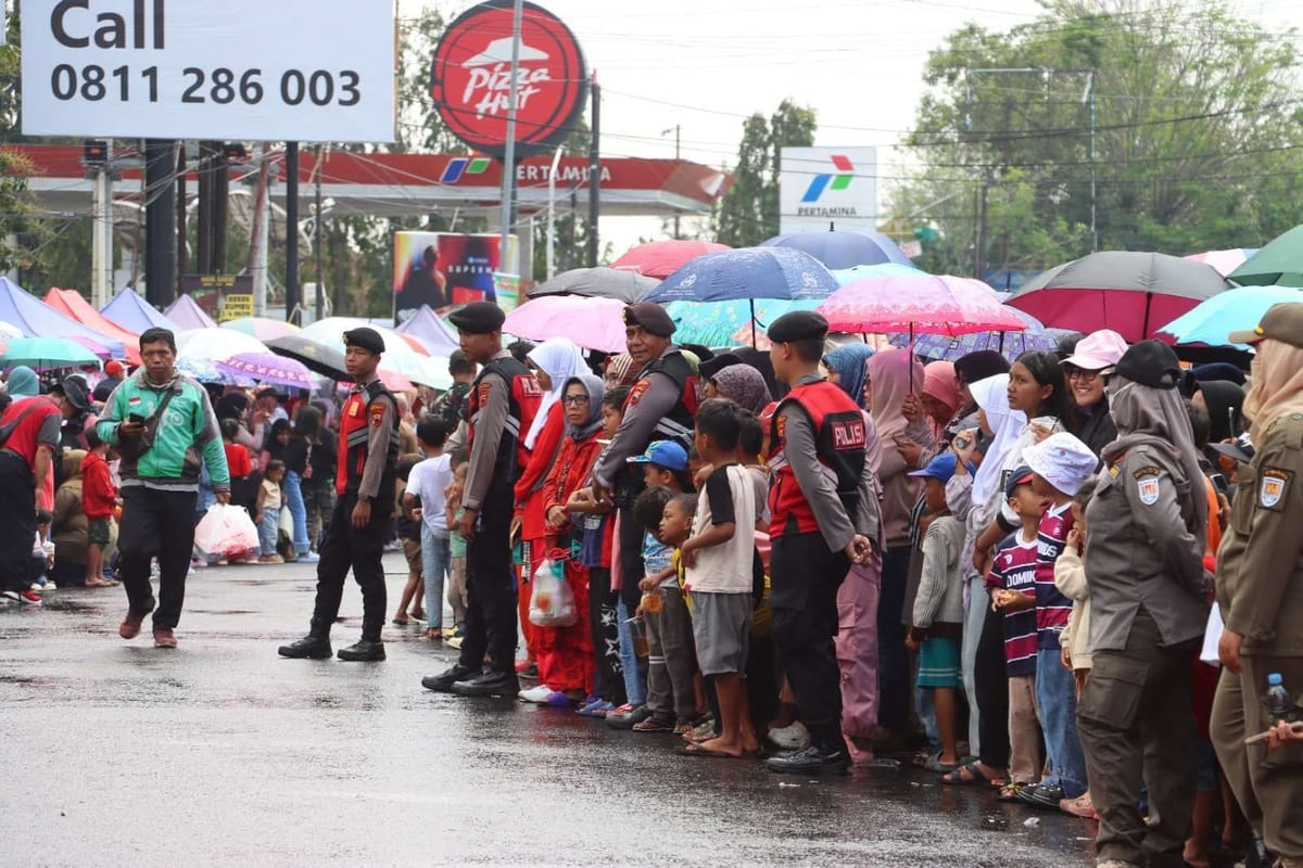 Polresta Cilacap Amankan Jalannya Karnaval Mobil Hias 2025 dengan Tertib
