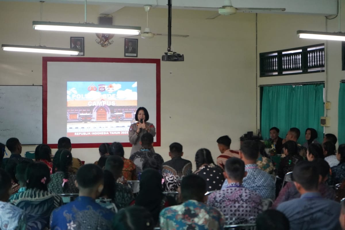 Polwan Goes To School Ajak Generasi Muda Berprestasi Tanpa Narkoba