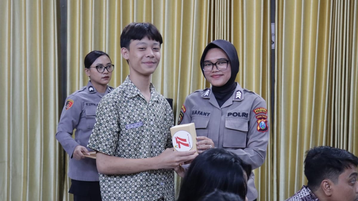 Polwan Malang Hadirkan Harapan Lewat Aksi “Rise and Speak”