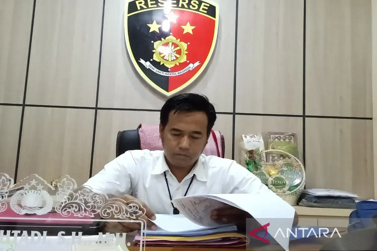 Razia Miras di Jepara, Polisi Sita Ratusan Botol dari Warung hingga Rumah Warga