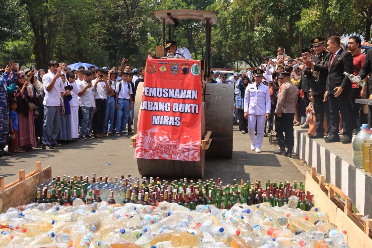 Ribuan Liter Miras Dimusnahkan Polres Karanganyar