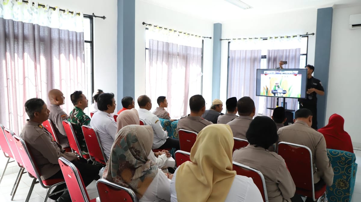 Santri Bertani, Polisi Mendampingi: Budidaya Jagung untuk Kemandirian Pangan