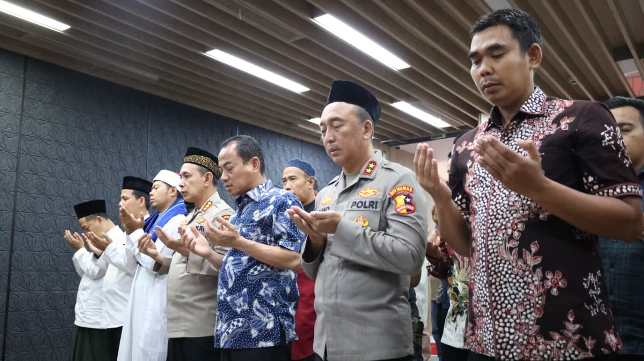 Sebagai Bentuk Duka, Divhumas Polri Laksanakan Shalat Gaib untuk Affan Kurniawan