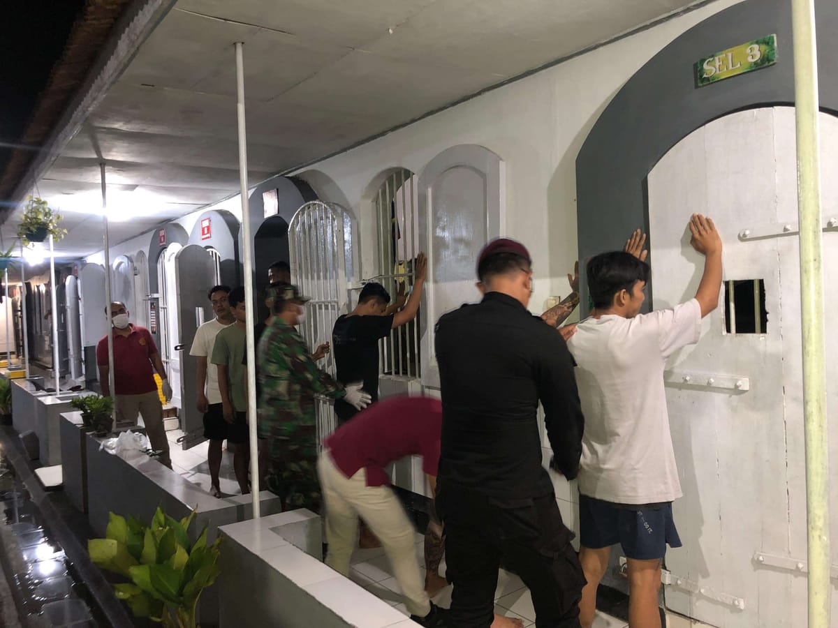 Sinergi TNI-Polri dan Rutan Banyumas, Blok Hunian WBP Dirazia