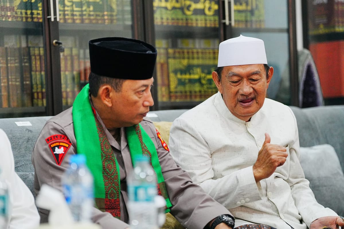 Temui Gus Ubed di Jawa Timur, Kapolri Tegaskan Komitmen Jaga Hubungan dengan Ulama