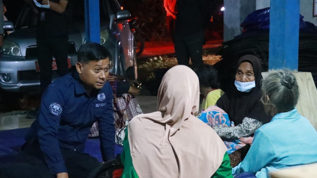 Tunjukkan Empati, Kapolres Blora Dampingi Korban Kebakaran dengan Pendekatan Psikologis