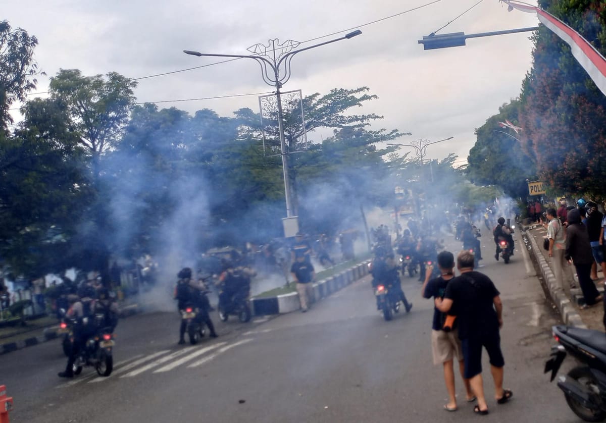 Unjuk Rasa Anarkis di Mapolres Purbalingga Didominasi Pelajar, Polisi Bubarkan Massa