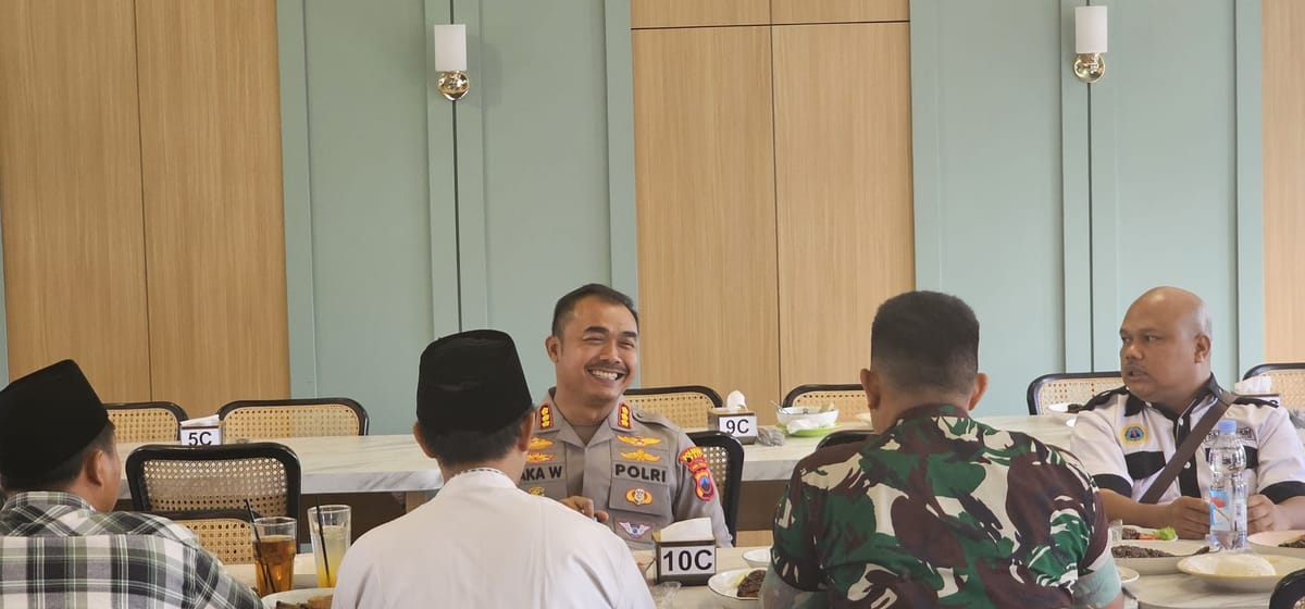 Usai Dialog dengan Korlap, Bupati Pati Batalkan Kenaikan PBB-P2 dan Atur Jam Sekolah