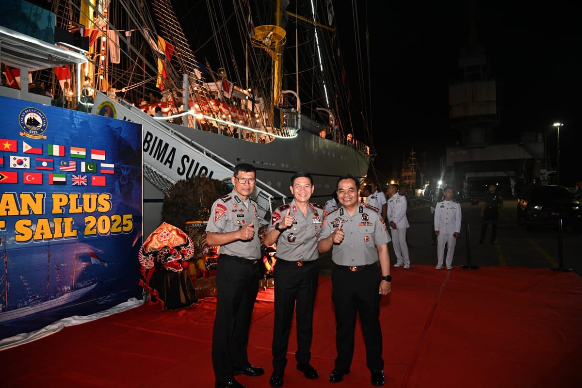 Wakapolda Sumbar Hadiri Cocktail Party Pelayaran Kartika Jala Krida dan ASEAN Plus Cadet Sail di KRI Bima Suci