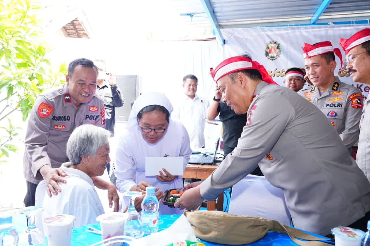 Wakapolri Beri Perhatian Khusus kepada Biarawati dan Lansia dalam Baksos Polsek Genuk