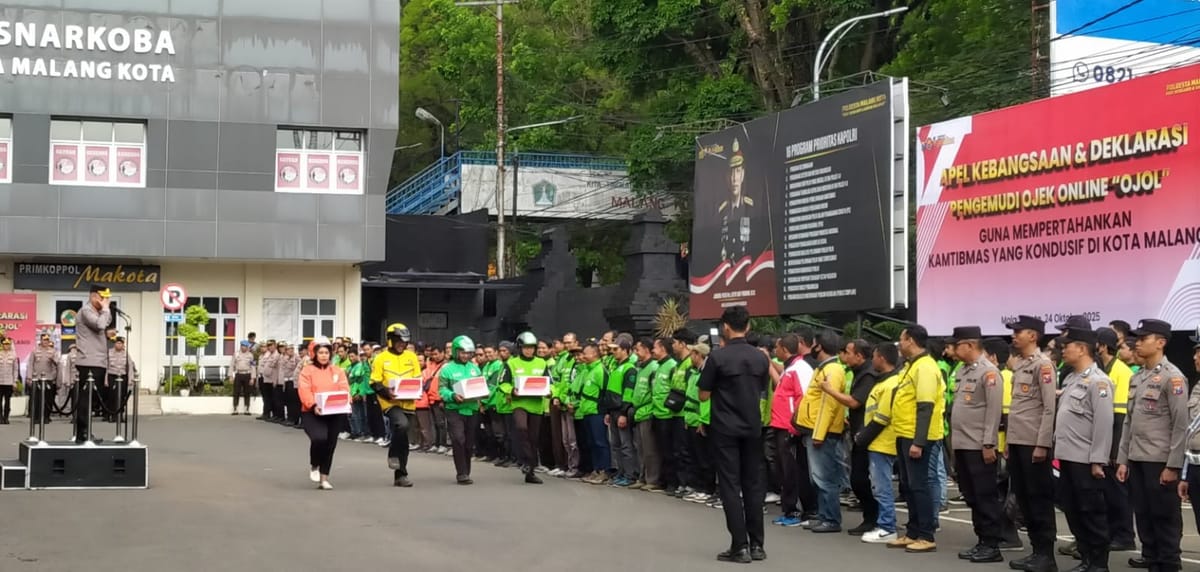 Apel Kebangsaan Polresta Malang Kota Bareng Ojol Dimeriahkan Pembagian Helm