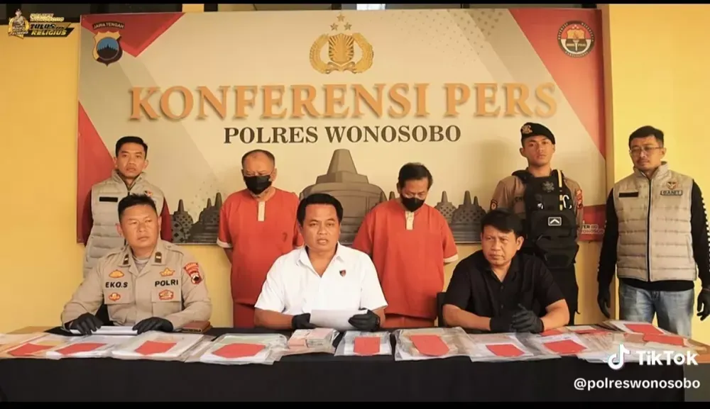 Dua Tersangka Korupsi Tukar Guling Tanah Kas Desa Reco Kertek Wonosobo Resmi Ditahan