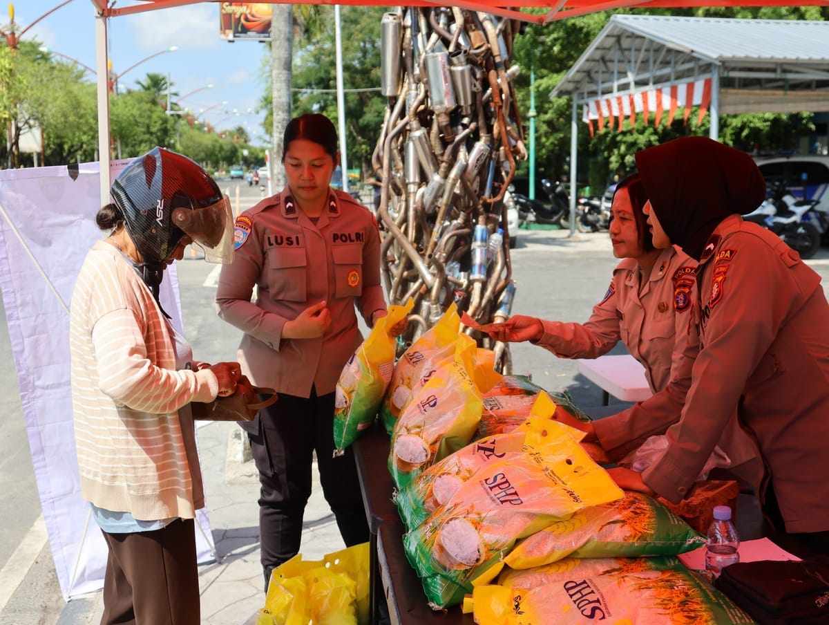 Gerakan Pangan Murah Polda Kalteng Diserbu Warga, Beras Dijual dengan Harga Terjangkau