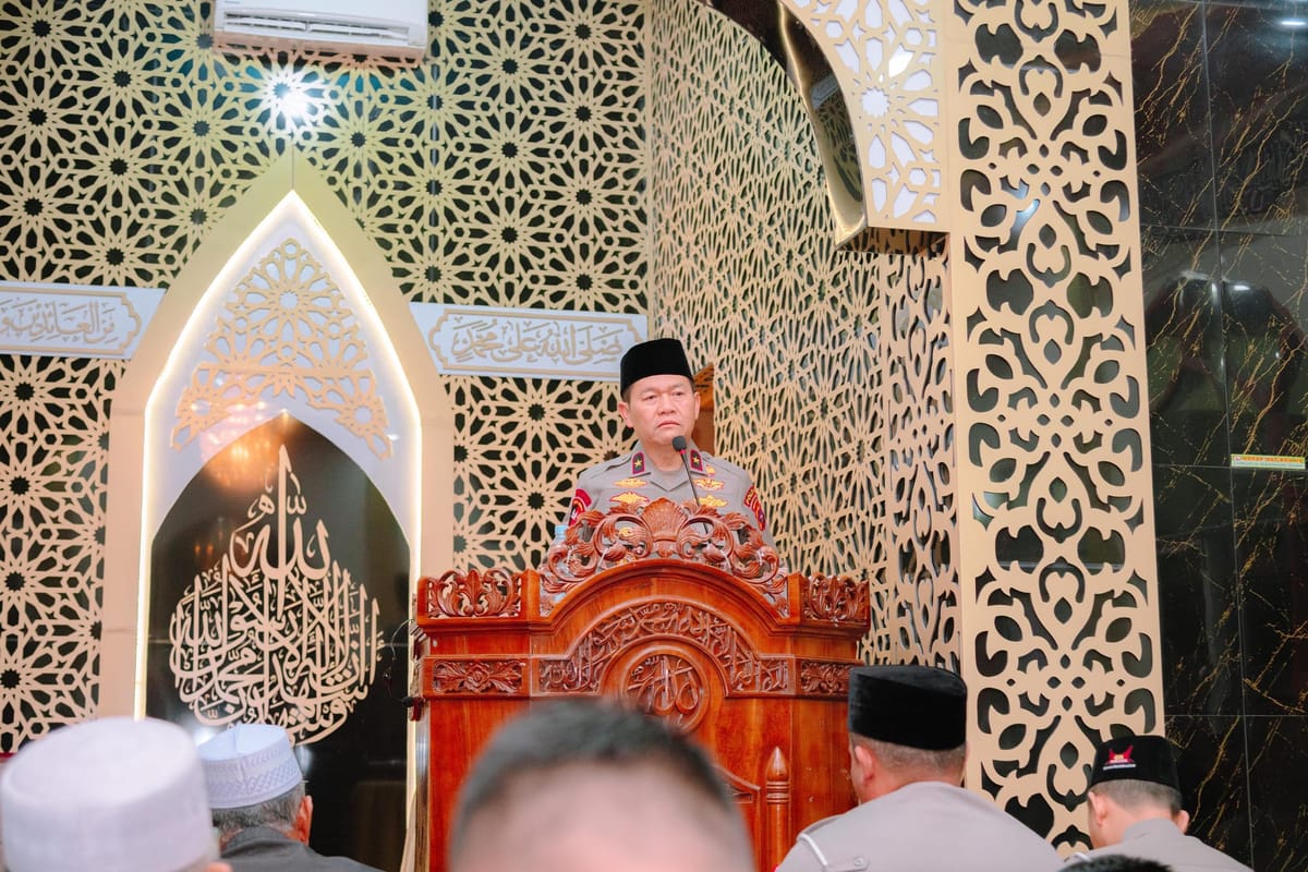 Gerakan Subuh Berjemaah di Masjid Al-Firdaus, Wakapolda Sumbar Bangun Kedekatan Polisi dan Warga