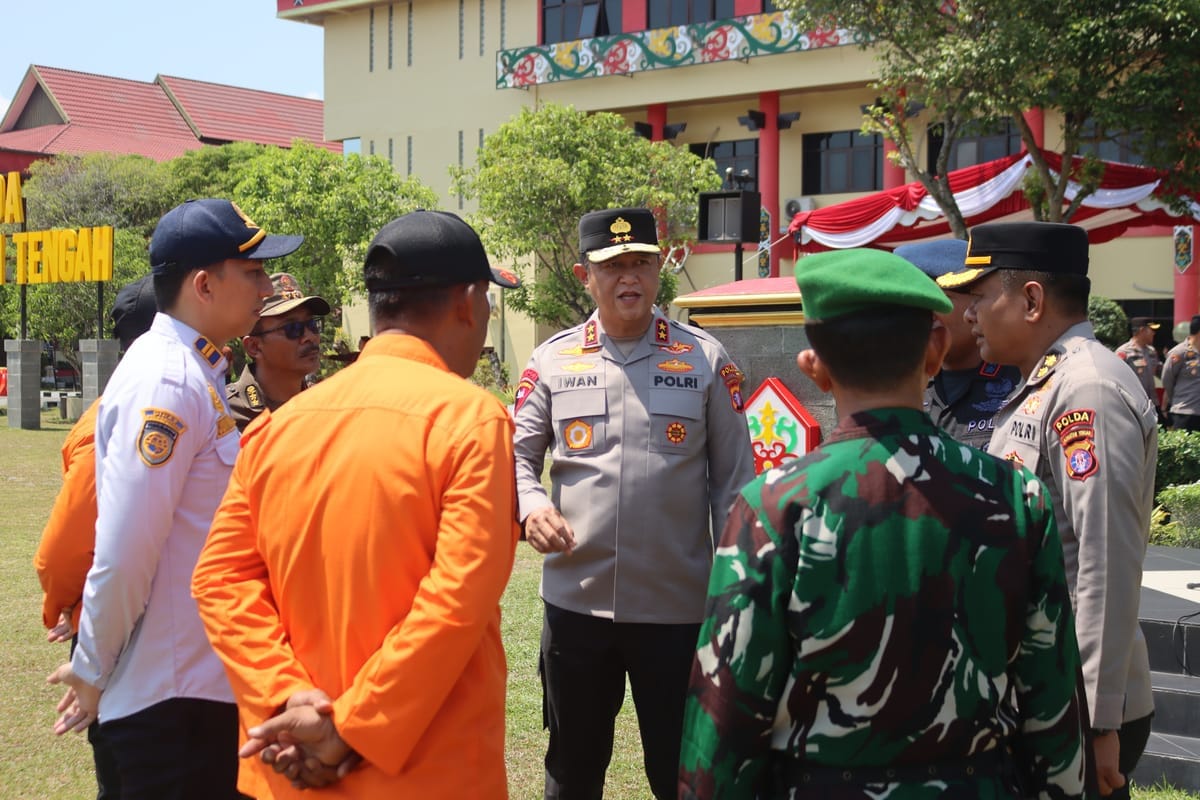 Latihan Gabungan Sispamkota, Kapolda Kalteng Tegaskan Komitmen Jaga Harkamtibmas di Bumi Tambun Bungai