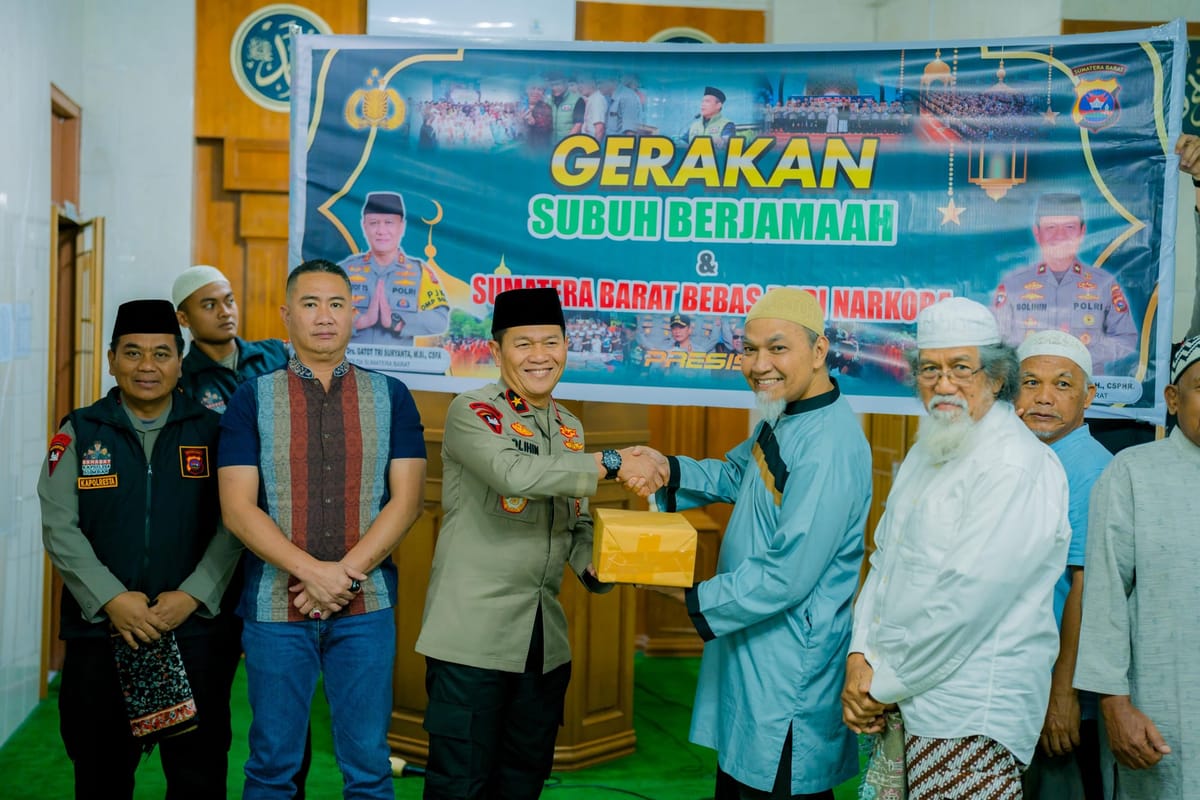 Lewat Subuh Berjamaah, Wakapolda Sumbar Dorong Warga Jaga Keutuhan Keluarga dan Lingkungan
