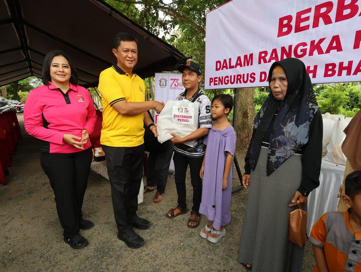 Peringati HKGB ke-73, Bhayangkari Kalteng Salurkan Bantuan untuk TK Kasih Kurnia Palangka Raya