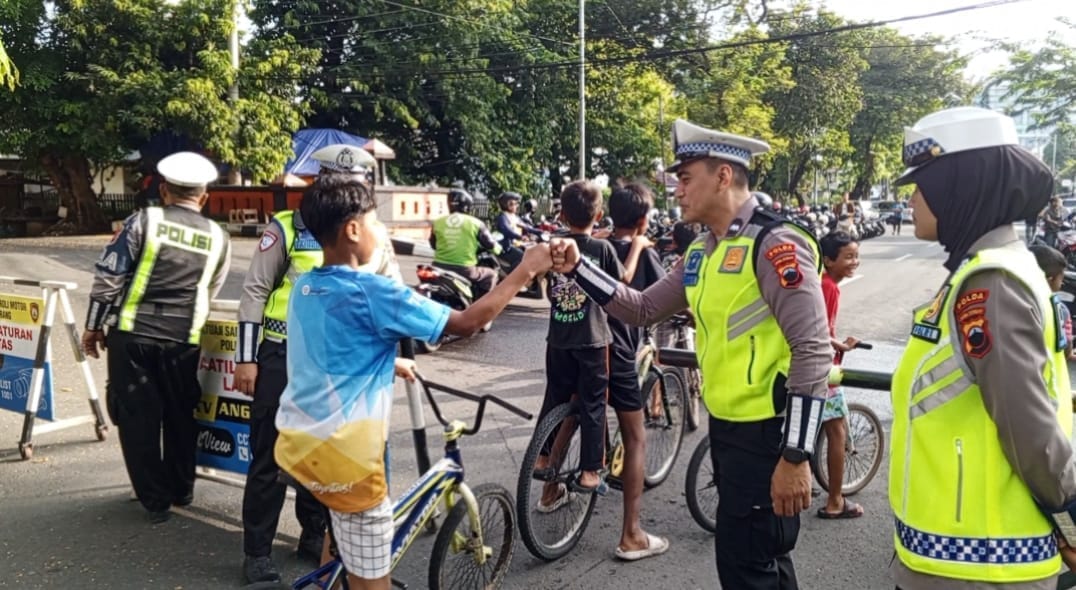 Polantas Semarang Turun Langsung Jaga Ketertiban di CFD Simpang Lima