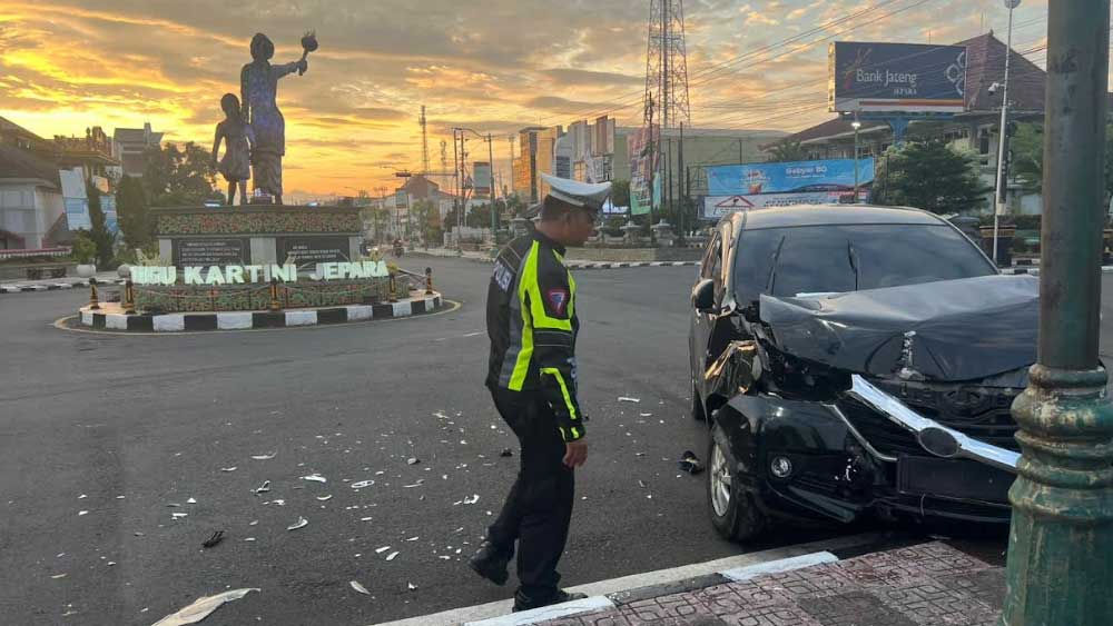 Polisi Ungkap Kronologi Kecelakaan Ambulans dan Avanza di Jepara