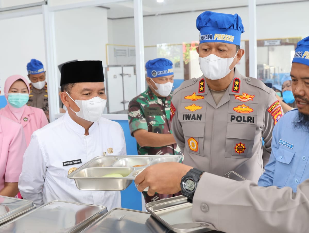 SPPG Kemala 1 Presisi Polda Kalteng Distribusikan 1000 Paket MBG untuk Pelajar Palangka Raya