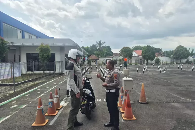 Satpas Polresta Banyumas Gelar Coaching Clinic untuk Peserta Uji Praktik SIM